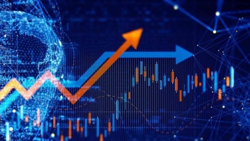 Các loại tỷ giá gây ảnh hưởng đến dòng vốn quốc tế Biểu đồ giá tăng giảm lên xuống với hai đường mũi tên màu cam và xanh chạy dọc theo biểu đồ